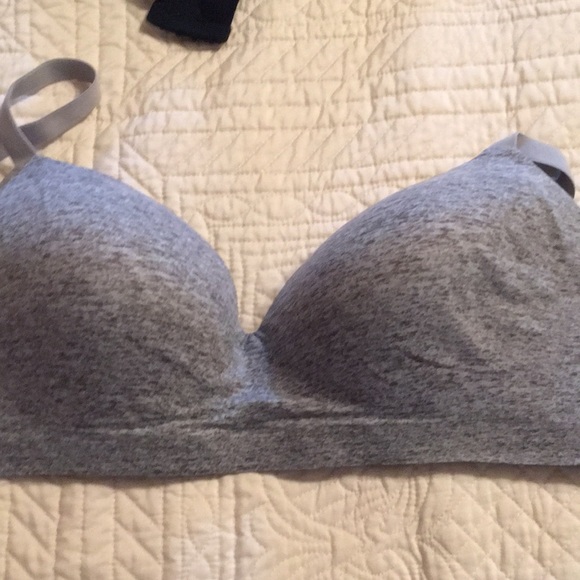 2 Soma Enbliss Wireless bras—size 40DD - Picture 2 of 11